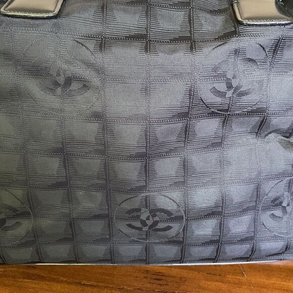 Chanel tote nylon bag excellent used condition - Picture 4 of 12